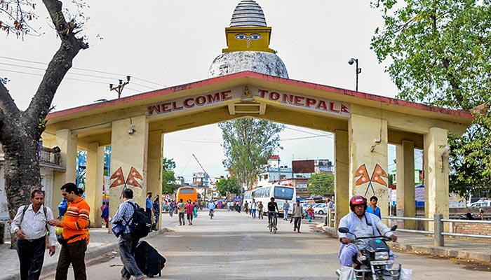 Sonauli, the most popular crossing between India and Nepal