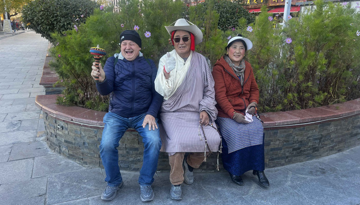Contact with locals Tibetans