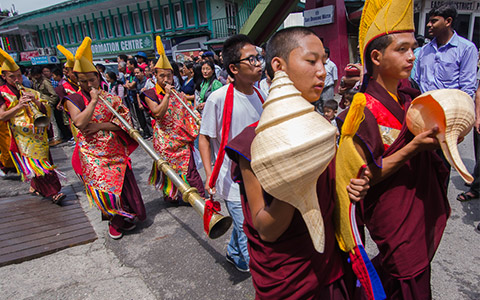 The Difference and Commons of Tibetan and Nepalese Cultural Customs