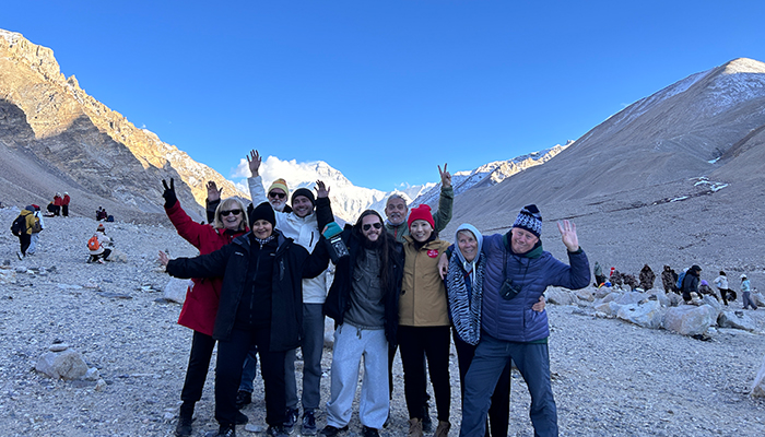Wear warm clothing at Tibet Everest base Camp